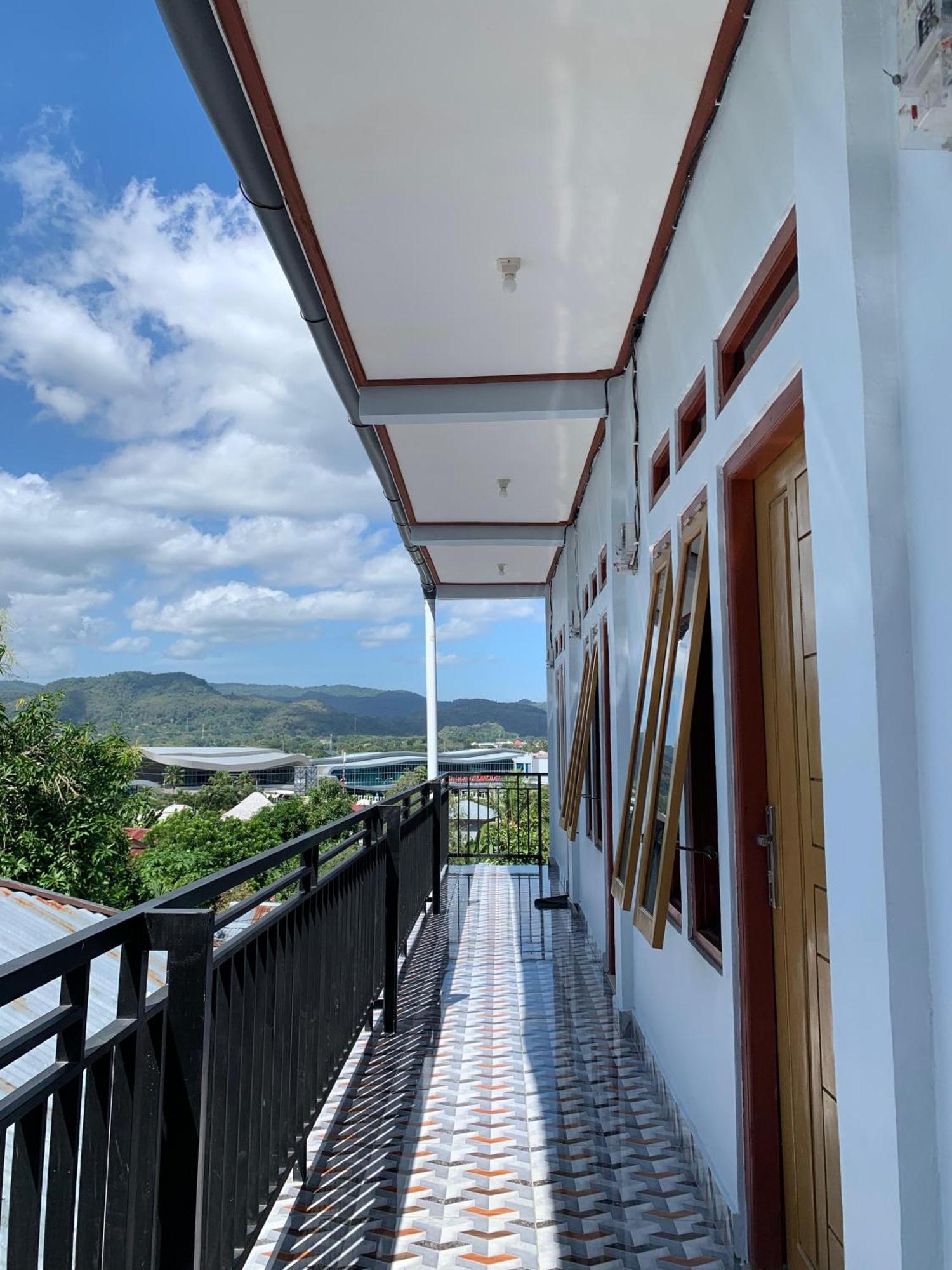 Bertus Guesthouse Labuan Bajo Eksteriør billede